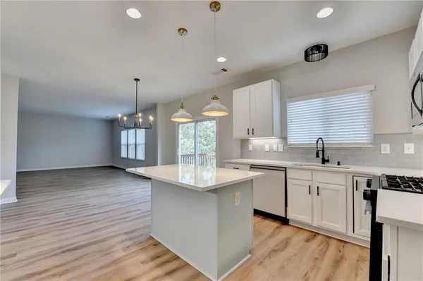 $599,900 | 5525 Summer Creek Court, Sugar Hill, GA 30518