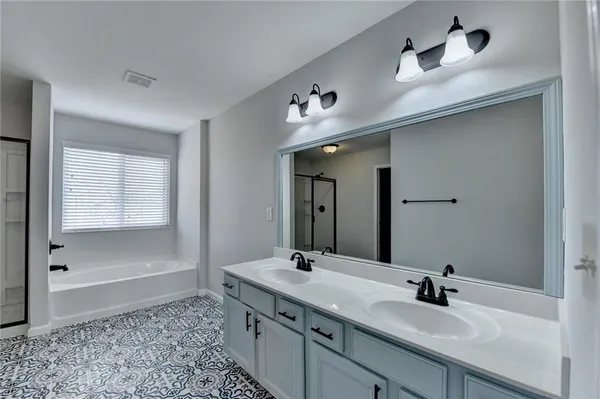 $599,900 | 5525 Summer Creek Court, Sugar Hill, GA 30518