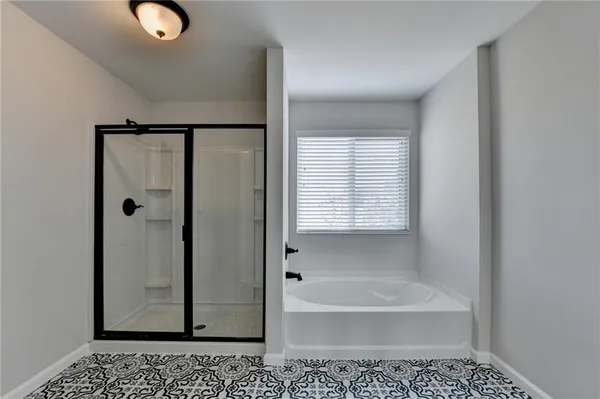 $599,900 | 5525 Summer Creek Court, Sugar Hill, GA 30518