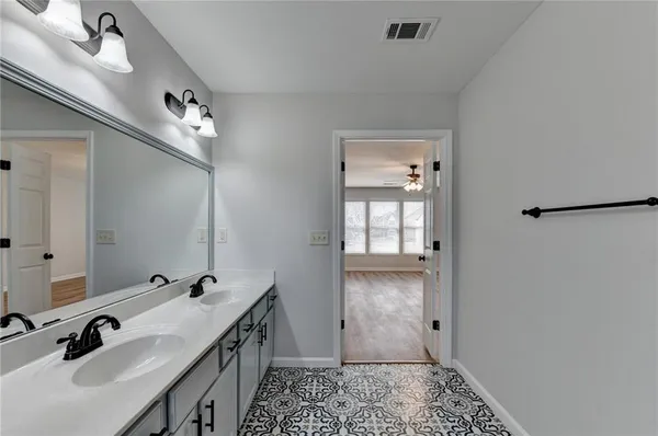 $599,900 | 5525 Summer Creek Court, Sugar Hill, GA 30518