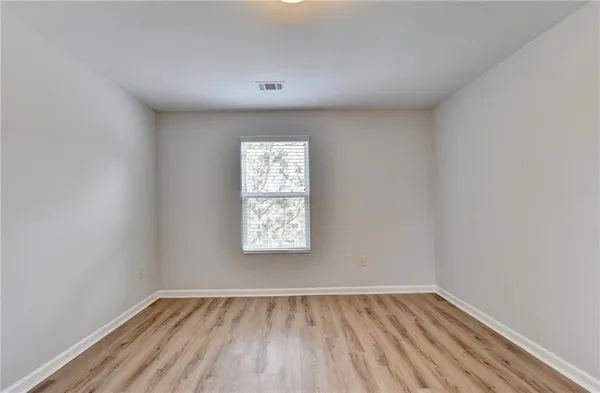 $599,900 | 5525 Summer Creek Court, Sugar Hill, GA 30518