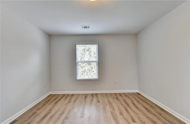 $599,900 | 5525 Summer Creek Court, Sugar Hill, GA 30518