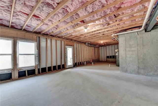 $599,900 | 5525 Summer Creek Court, Sugar Hill, GA 30518