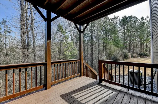 $599,900 | 5525 Summer Creek Court, Sugar Hill, GA 30518