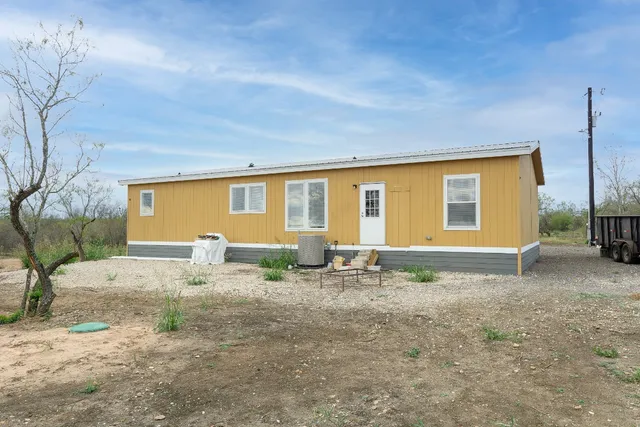 $549,000 | 3882 Dry Creek Road, Lockhart, TX 78644