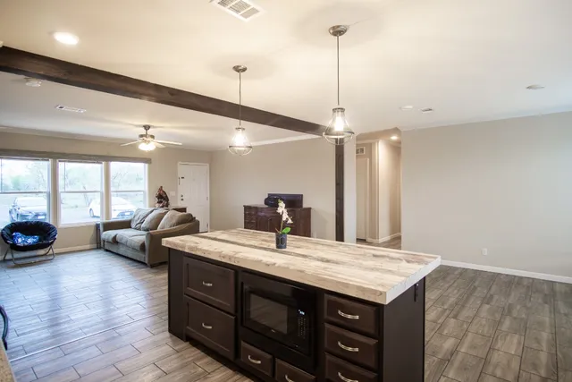 $549,000 | 3882 Dry Creek Road, Lockhart, TX 78644