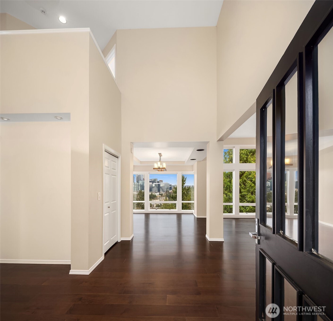 9610 Southeast 7th Street Bellevue, WA 98004 - Photo 7 of 33