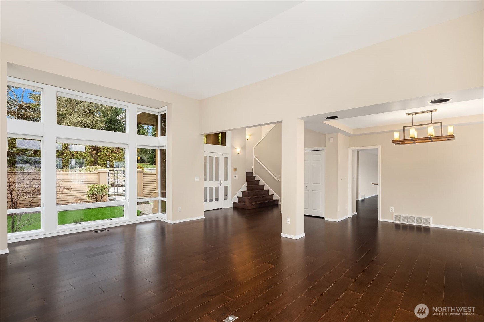 9610 Southeast 7th Street Bellevue, WA 98004 - Photo 9 of 33