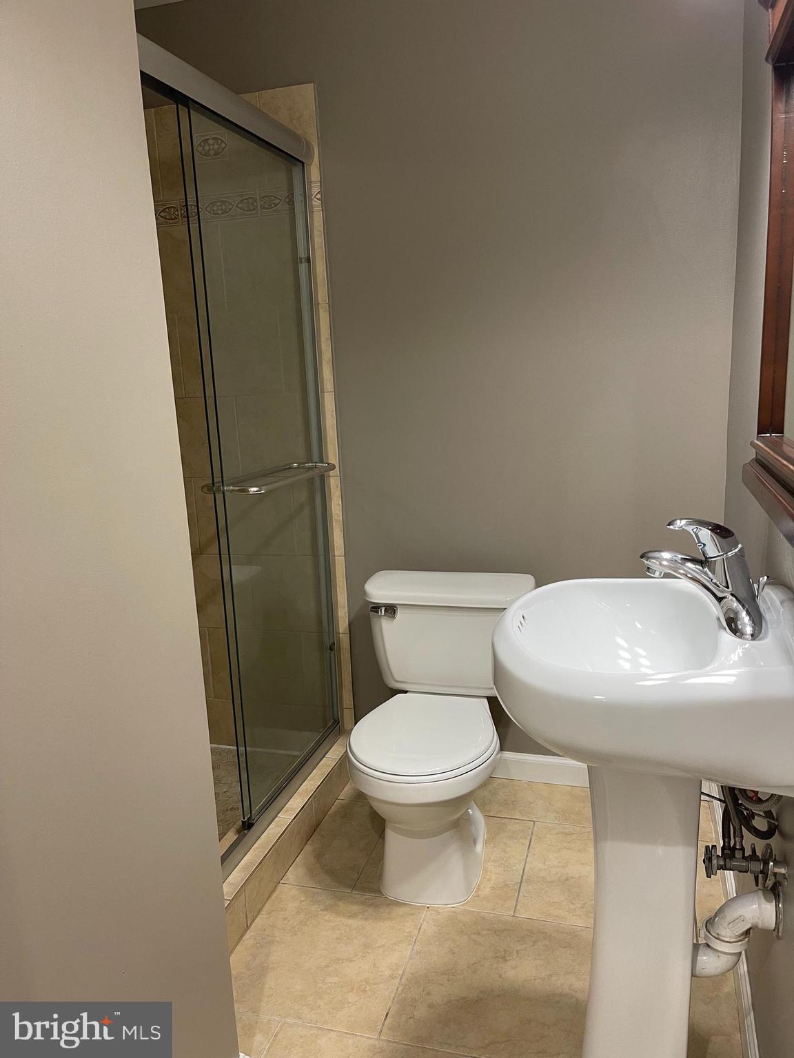 19962 Apple Ridge Place Gaithersburg, MD 20886 - Photo 23 of 31 Bathroom # 2