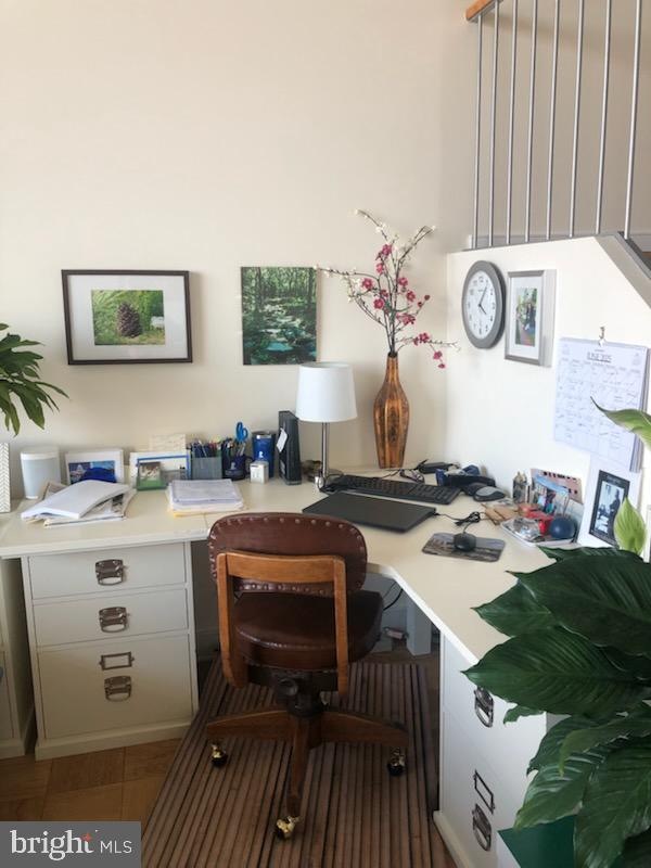 1200 North Nash Street, Unit 830 Arlington, VA 22209 - Photo 11 of 32 Space for a Desk