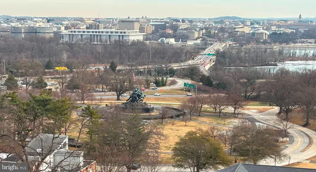 $3,400 | 1200 North Nash Street, Unit 830, Arlington, VA 22209