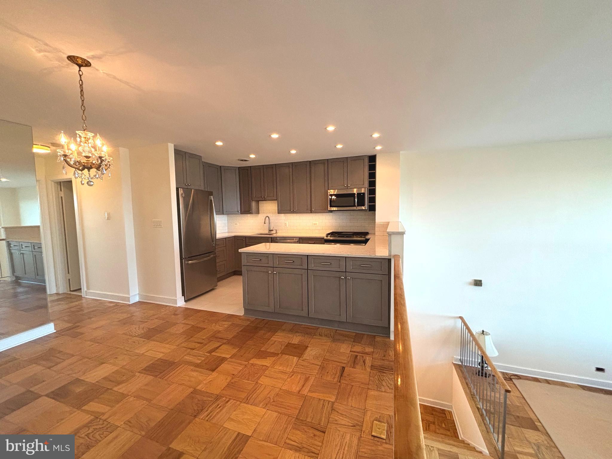 1200 North Nash Street, Unit 830 Arlington, VA 22209 - Photo 17 of 32 Nice Size Dining Area