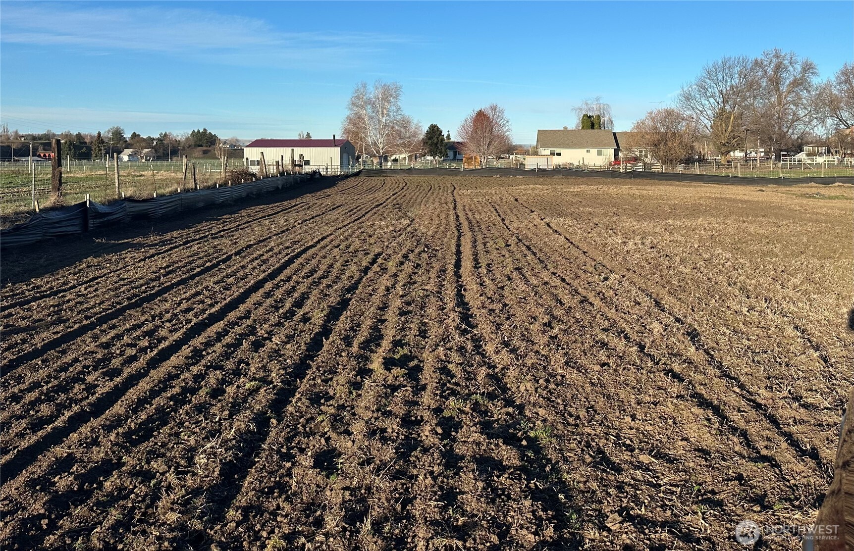 571 Southwest 12th Street College Place, WA 99324 - Photo 9 of 17 a view of a terrace with wooden floor and city view