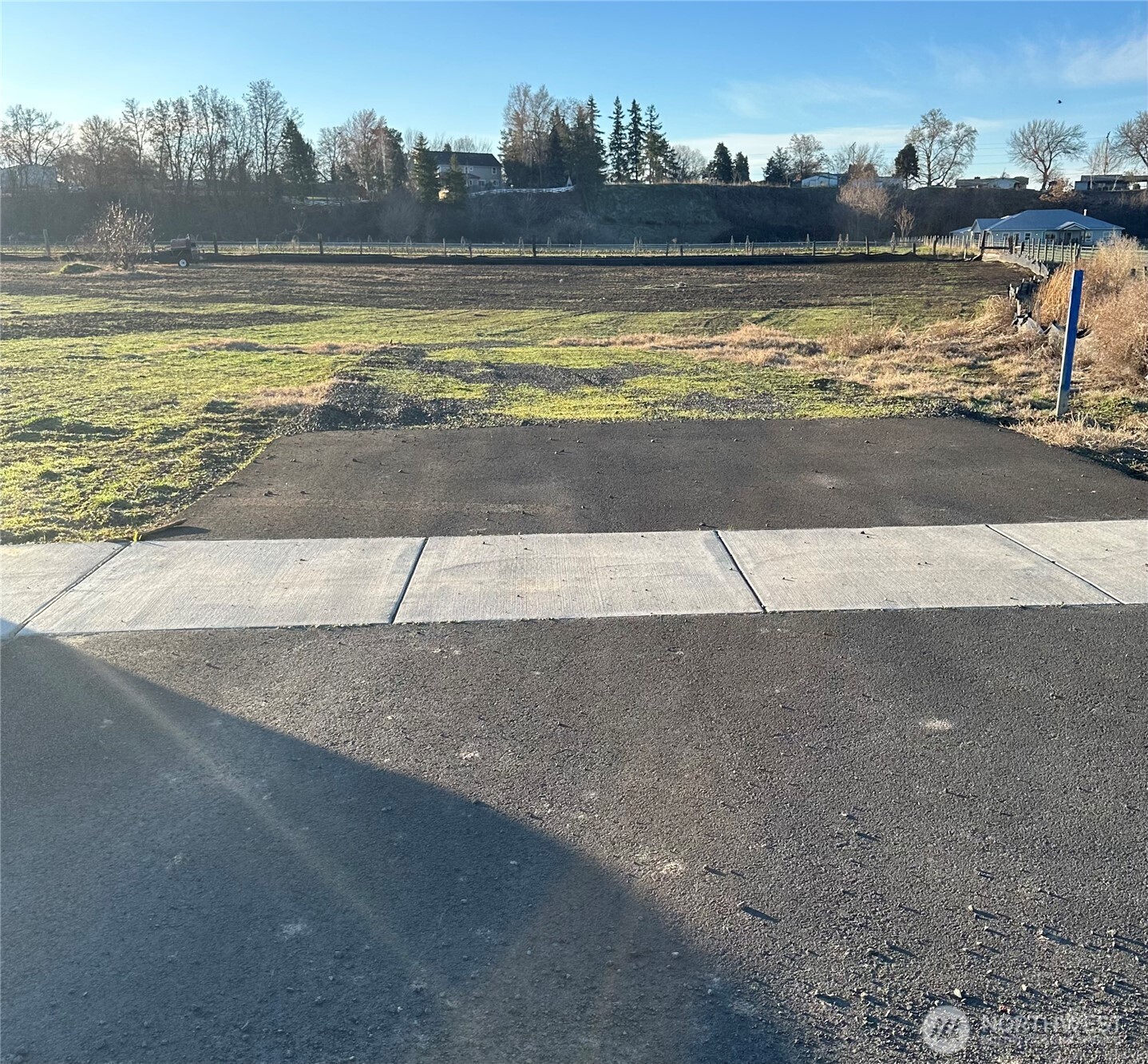 571 Southwest 12th Street College Place, WA 99324 - Photo 10 of 17 a view of an ocean and a building