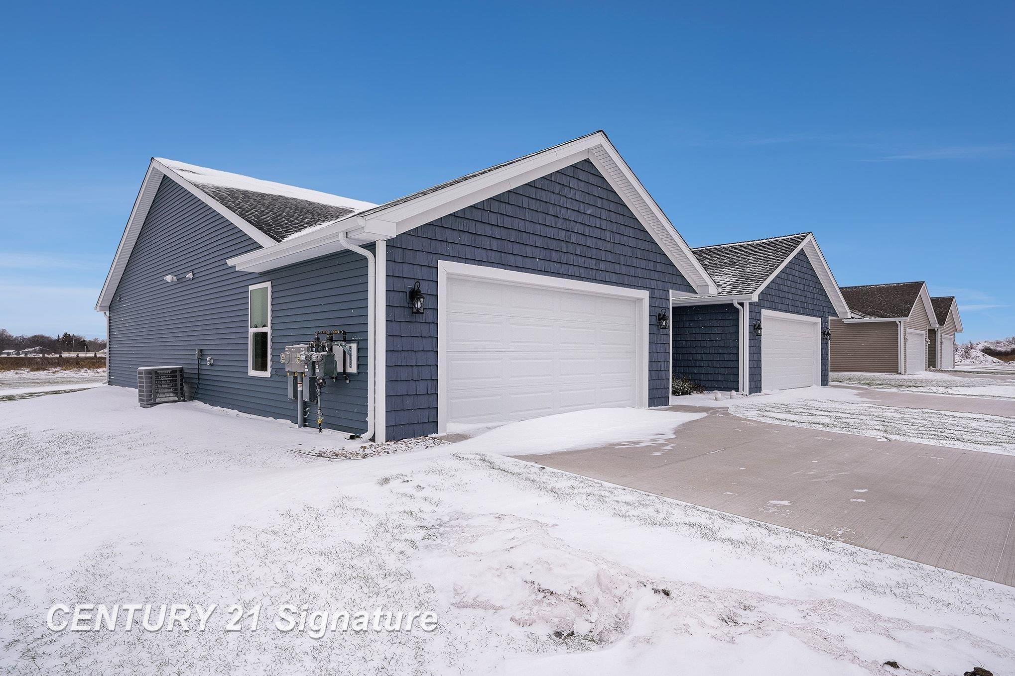 8487 North River Road Freeland, MI 48623 - Photo 1 of 27
