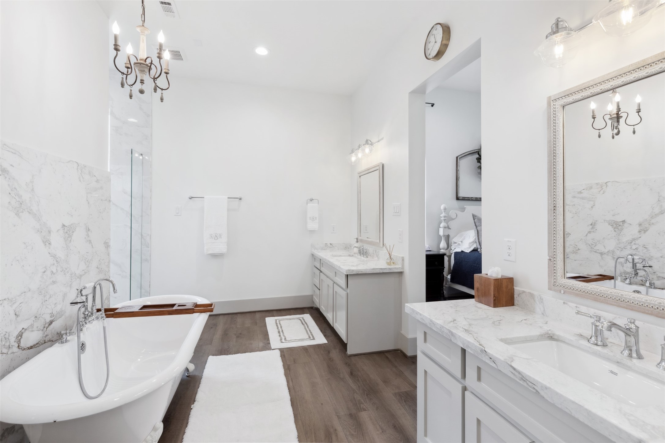 501 Wimberly Circle Hempstead, TX 77445 - Photo 24 of 45 a bathroom with a tub sink and mirror