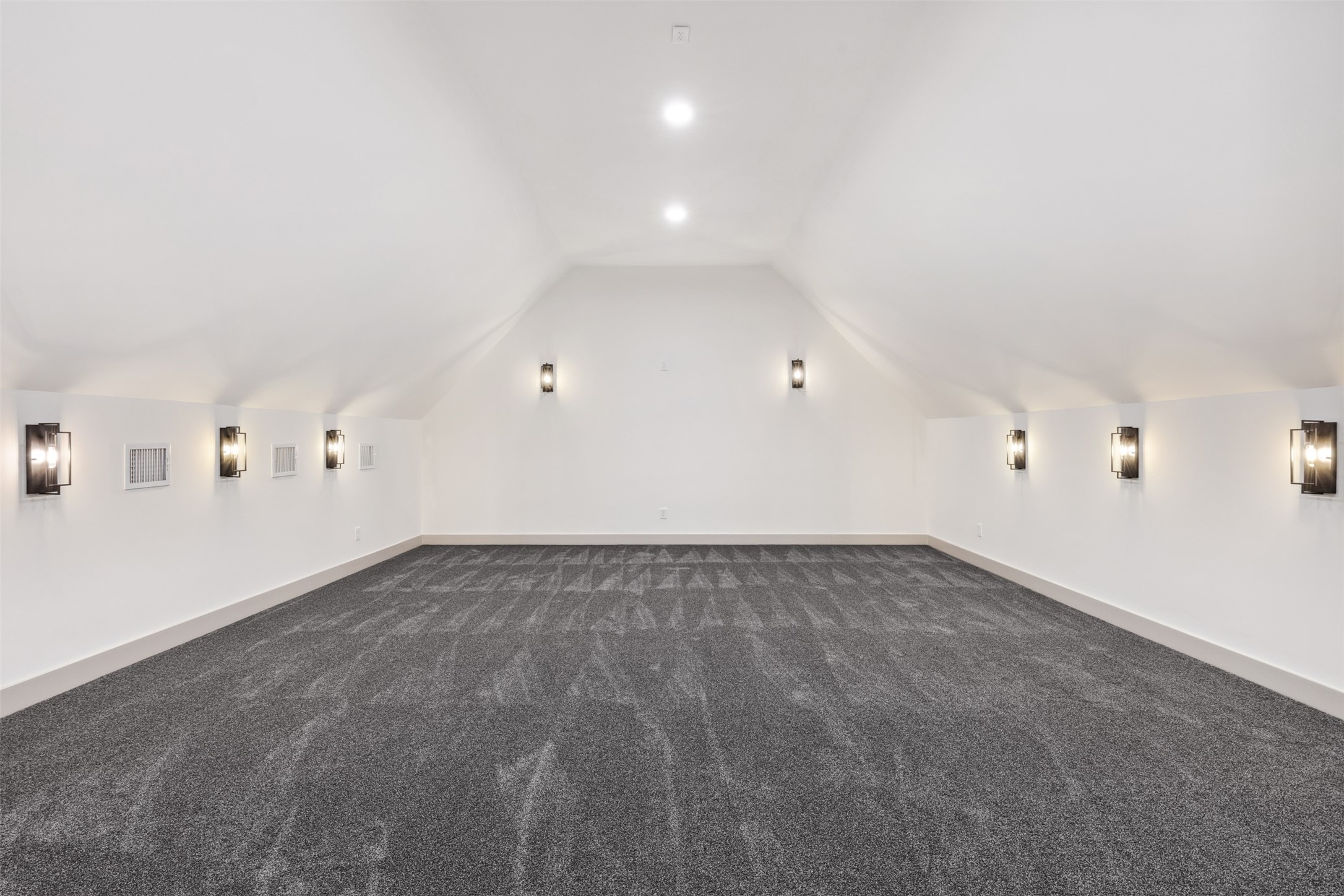 501 Wimberly Circle Hempstead, TX 77445 - Photo 38 of 45 an empty room with an entryway