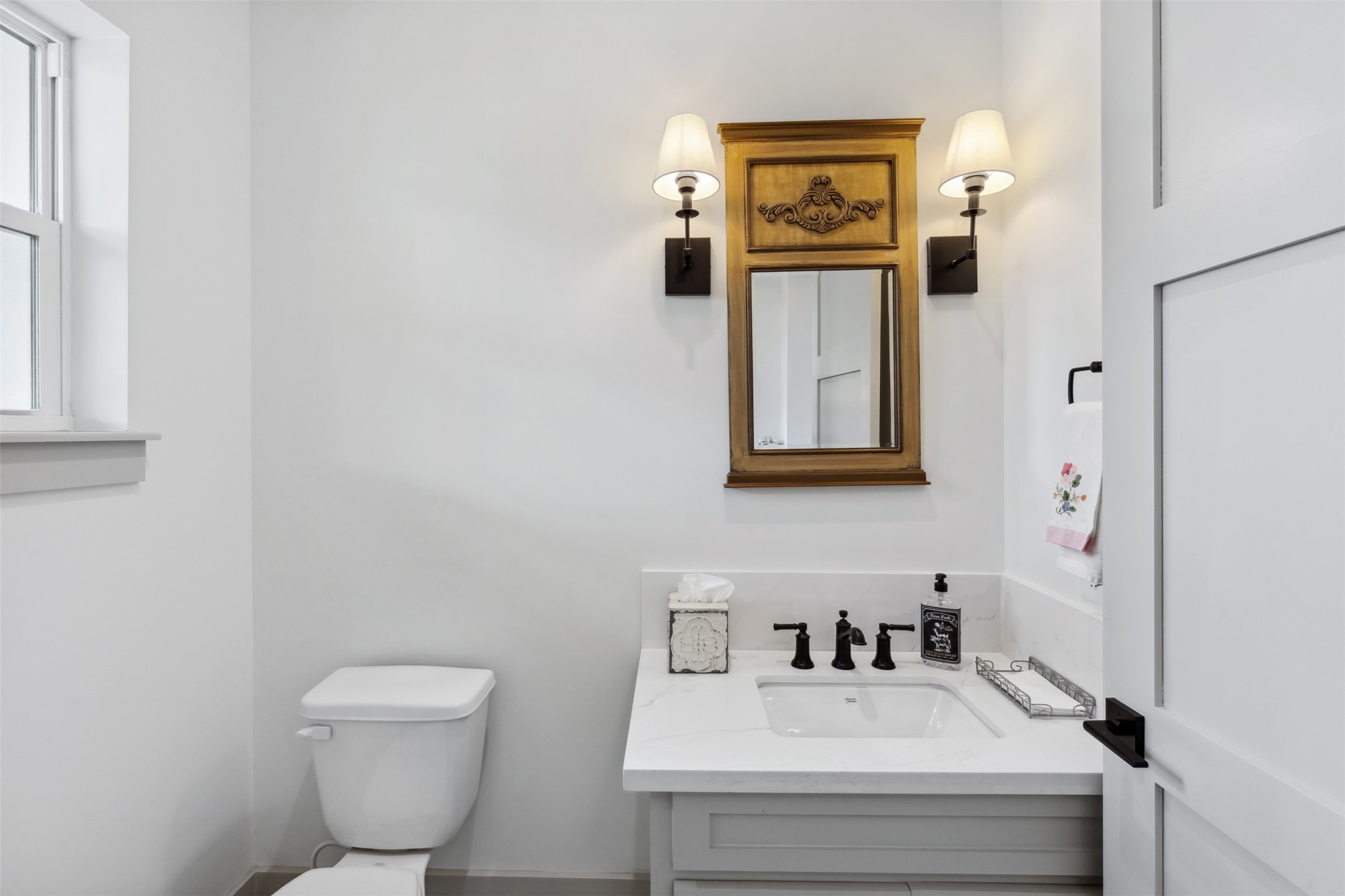 501 Wimberly Circle Hempstead, TX 77445 - Photo 7 of 45 a bathroom with a sink and a mirror