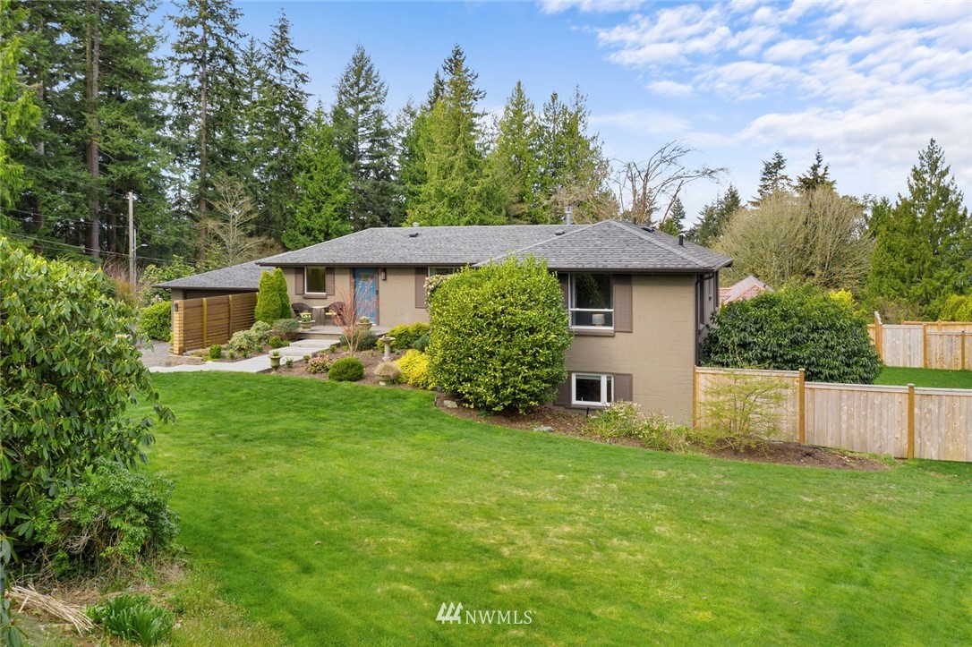 7305 Soundview Drive Edmonds, WA 98026 - Photo 1 of 25 Gallery Image 1