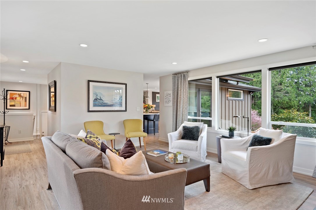 7305 Soundview Drive Edmonds, WA 98026 - Photo 11 of 25 Gallery Image 11
