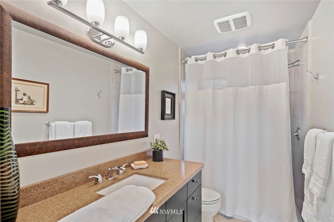 7305 Soundview Drive Edmonds, WA 98026 - Photo 13 of 25 Gallery Image 13