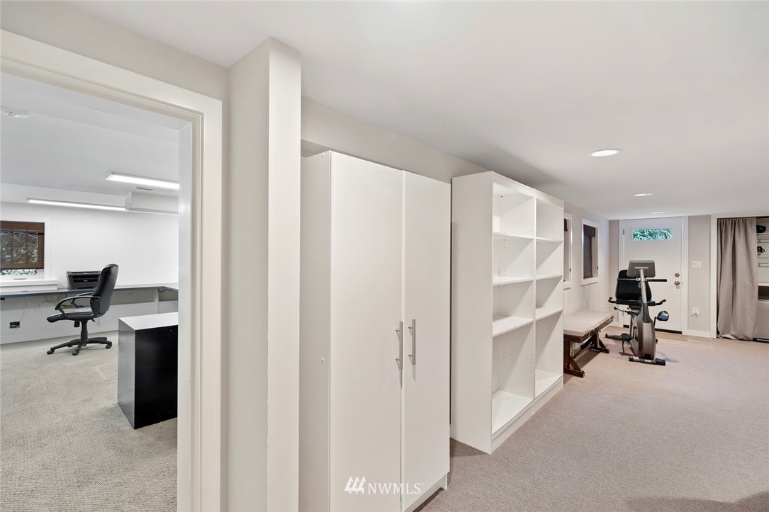 7305 Soundview Drive Edmonds, WA 98026 - Photo 18 of 25 Gallery Image 18