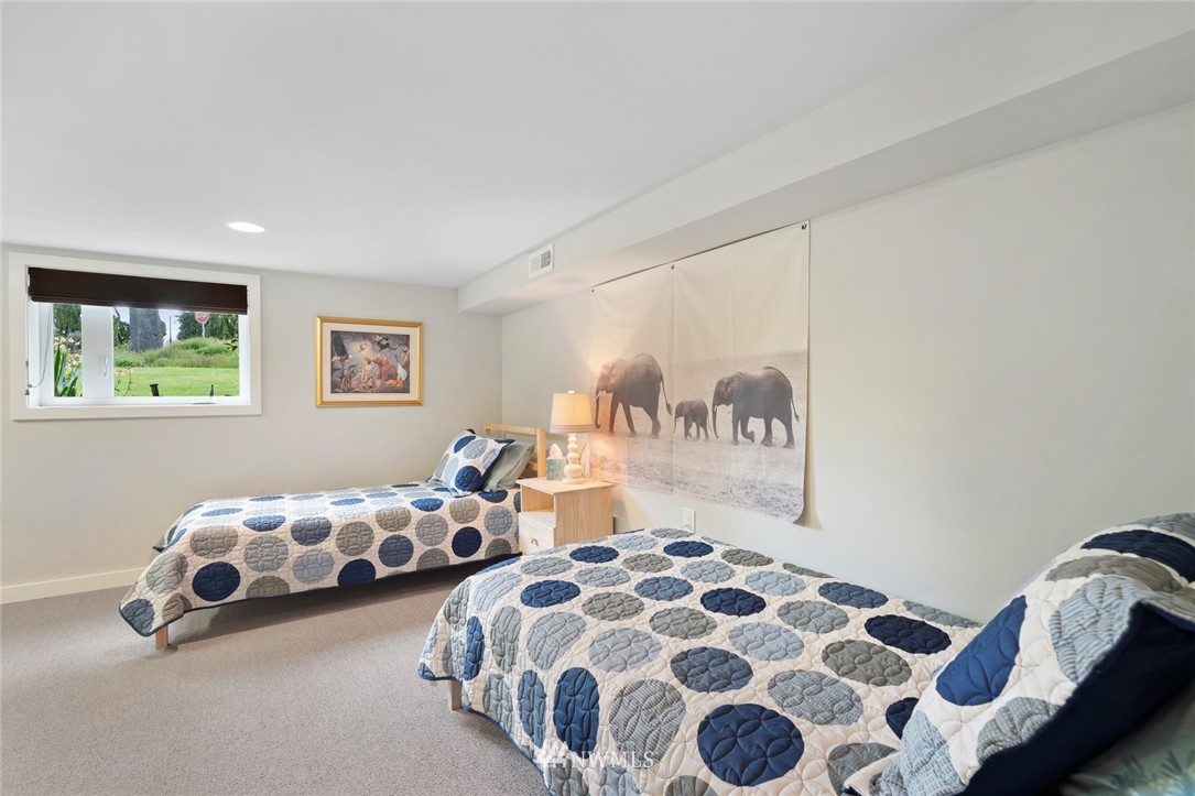 7305 Soundview Drive Edmonds, WA 98026 - Photo 22 of 25 Gallery Image 22