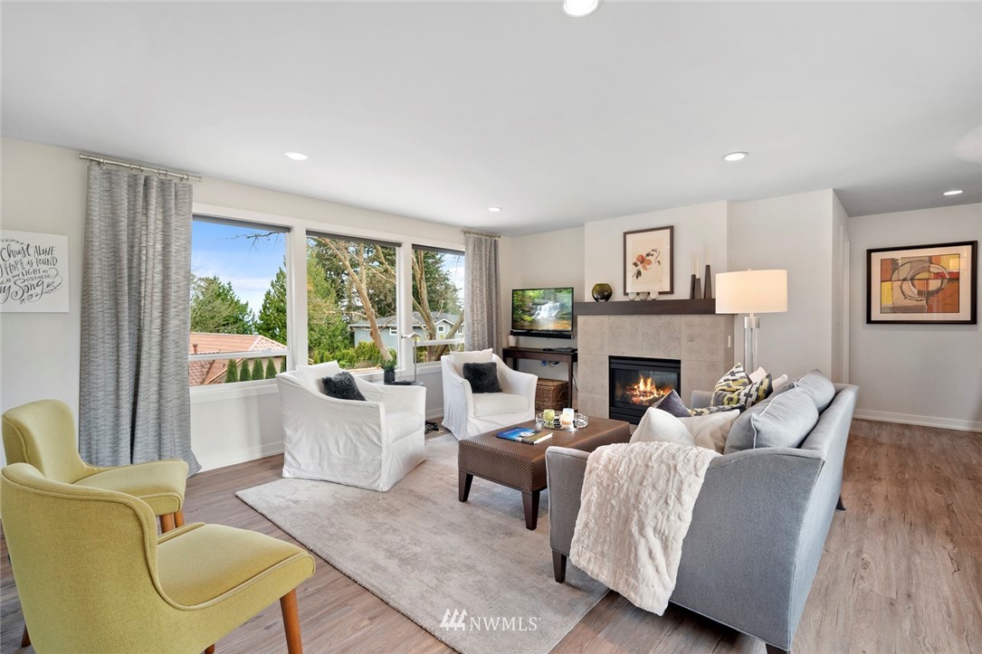 7305 Soundview Drive Edmonds, WA 98026 - Photo 10 of 25 Gallery Image 10