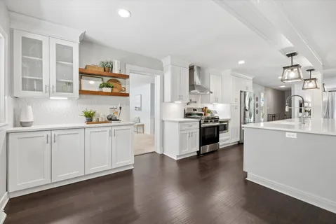 $674,900 | 1108 South 6th Street, St. Charles, IL 60174