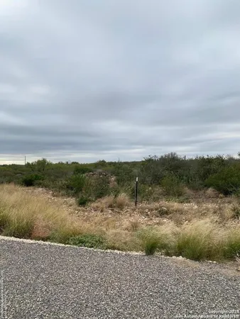 $77,800 | 30 Rocky Hills, Uvalde, TX 78801