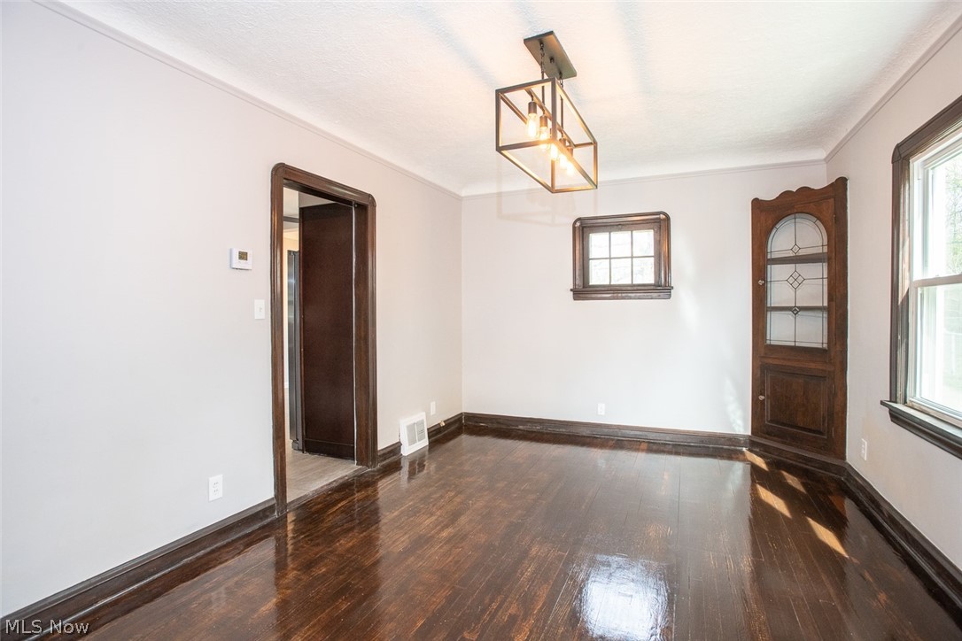 887 Selwyn Road Cleveland Heights, OH 44112 - Photo 6 of 34