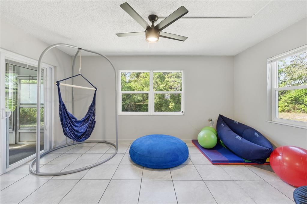 4533 Lakeshore Avenue Spring Hill, FL 34606 - Photo 28 of 60