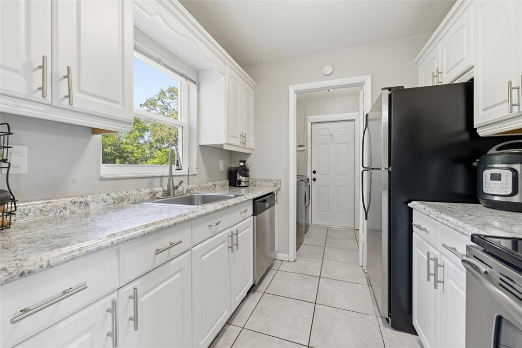 4533 Lakeshore Avenue Spring Hill, FL 34606 - Photo 44 of 60