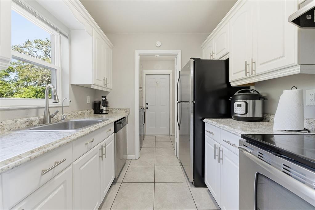 4533 Lakeshore Avenue Spring Hill, FL 34606 - Photo 45 of 60