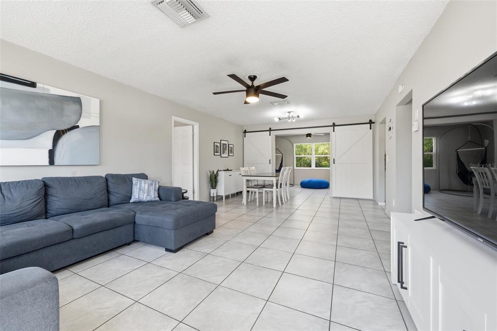 4533 Lakeshore Avenue Spring Hill, FL 34606 - Photo 5 of 60