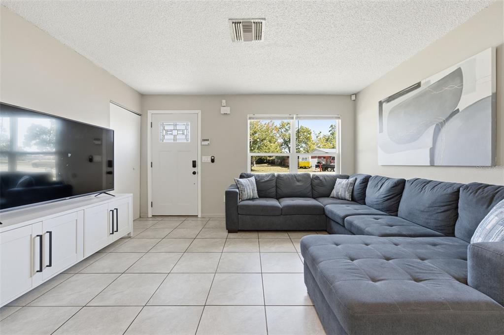 4533 Lakeshore Avenue Spring Hill, FL 34606 - Photo 8 of 60