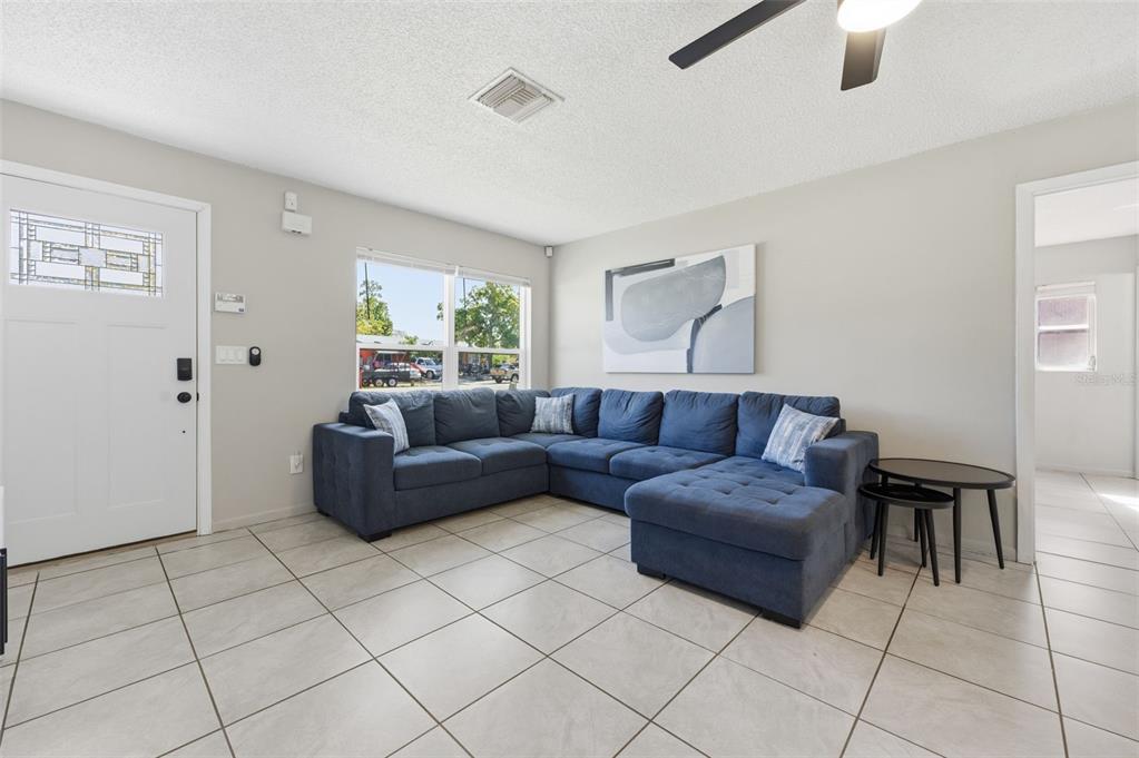 4533 Lakeshore Avenue Spring Hill, FL 34606 - Photo 9 of 60