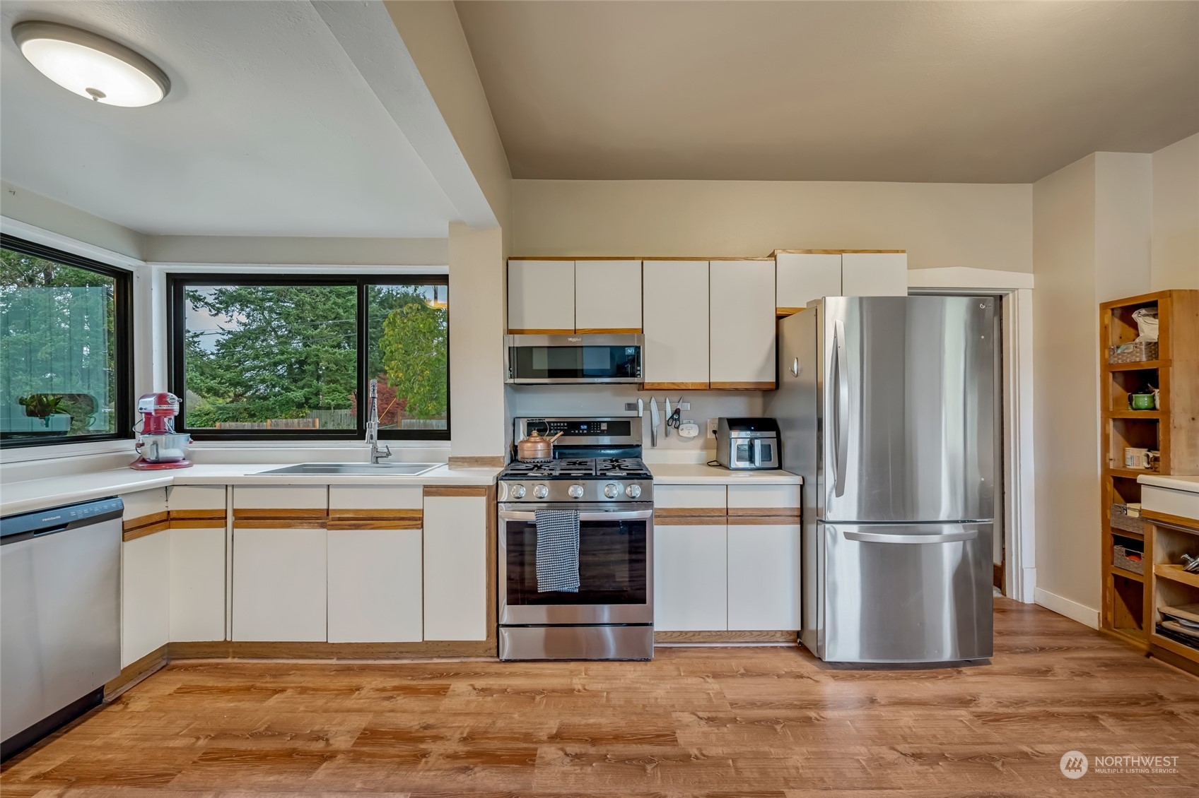 4515 Bay Road Blaine, WA 98230 - Photo 5 of 33 Gallery Image 5