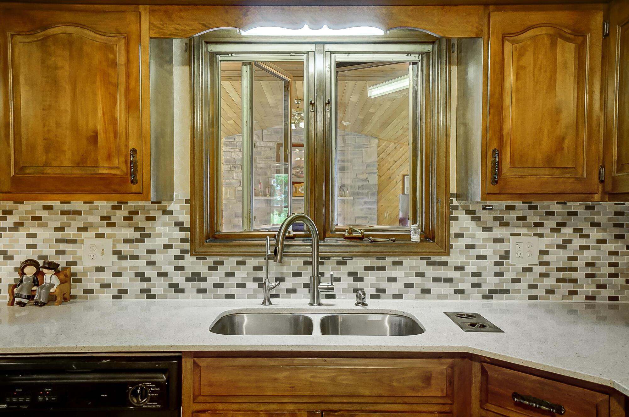 4540 Goodson Road West Jefferson, OH 43162 - Photo 17 of 82 Kitchen