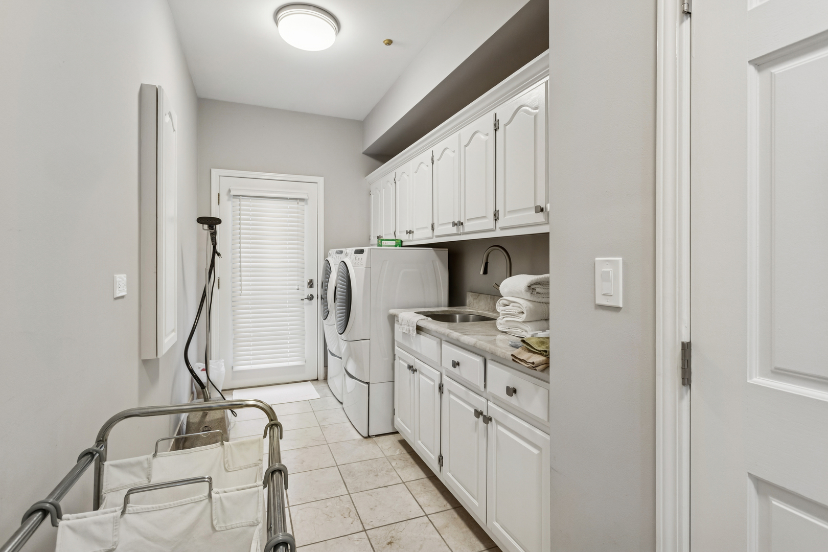 9200 Falling Waters Drive West Burr Ridge, IL 60527 - Photo 14 of 30