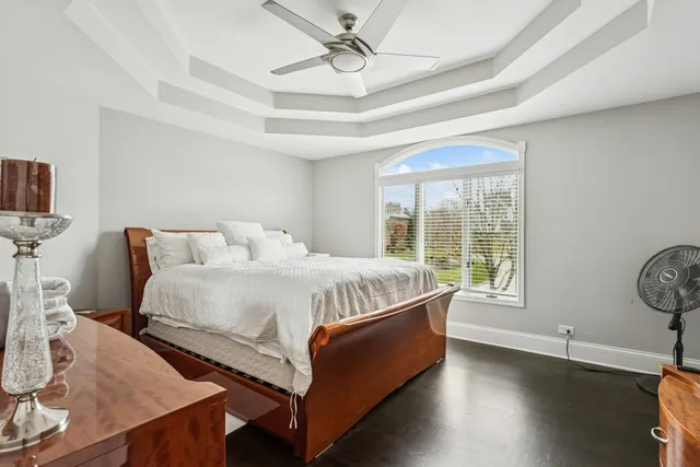 $7,500 | 9200 Falling Waters Drive West, Burr Ridge, IL 60527