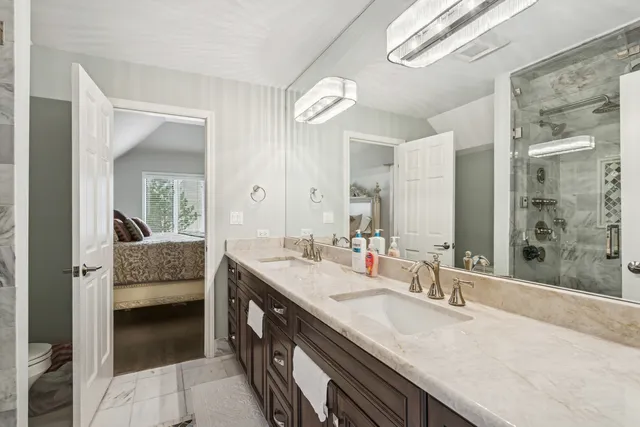 $7,500 | 9200 Falling Waters Drive West, Burr Ridge, IL 60527