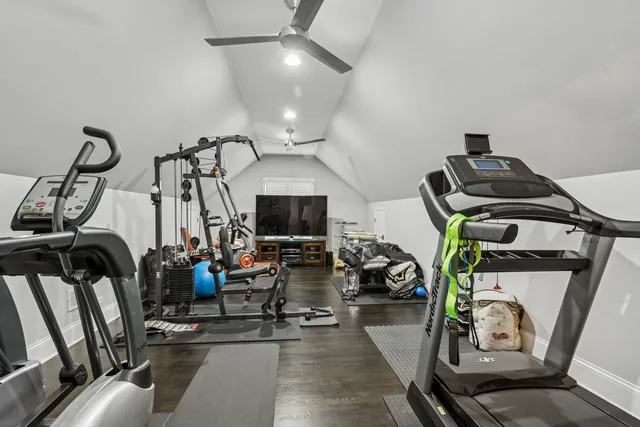 $7,500 | 9200 Falling Waters Drive West, Burr Ridge, IL 60527