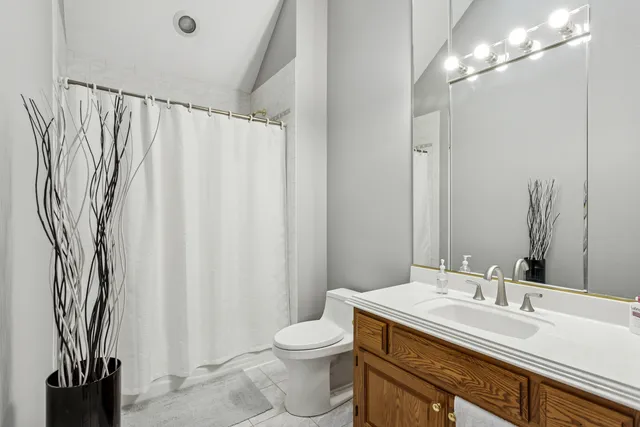 $7,500 | 9200 Falling Waters Drive West, Burr Ridge, IL 60527