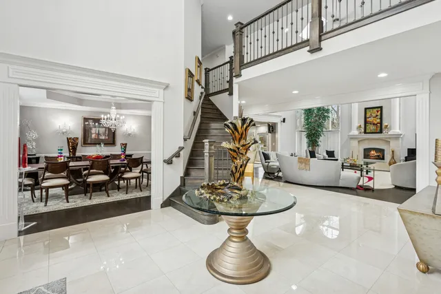 $7,500 | 9200 Falling Waters Drive West, Burr Ridge, IL 60527