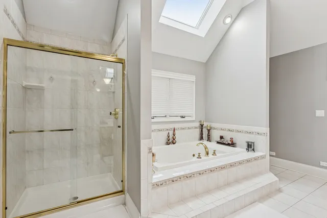 $7,500 | 9200 Falling Waters Drive West, Burr Ridge, IL 60527