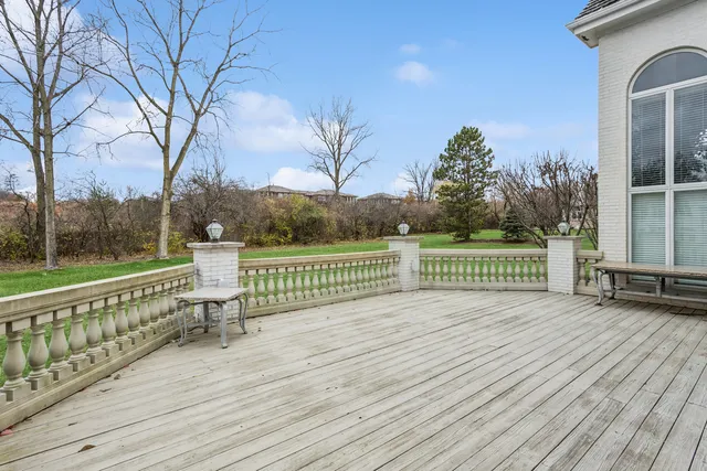 $7,500 | 9200 Falling Waters Drive West, Burr Ridge, IL 60527