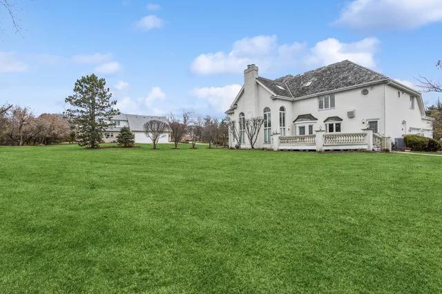 $7,500 | 9200 Falling Waters Drive West, Burr Ridge, IL 60527