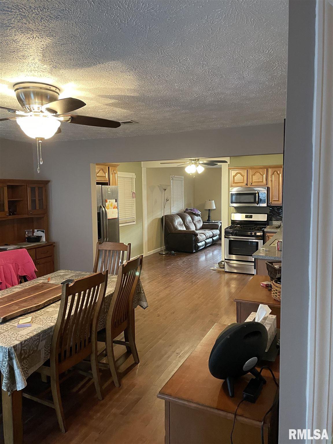 1046 North 19th Street Springfield, IL 62702 - Photo 2 of 11