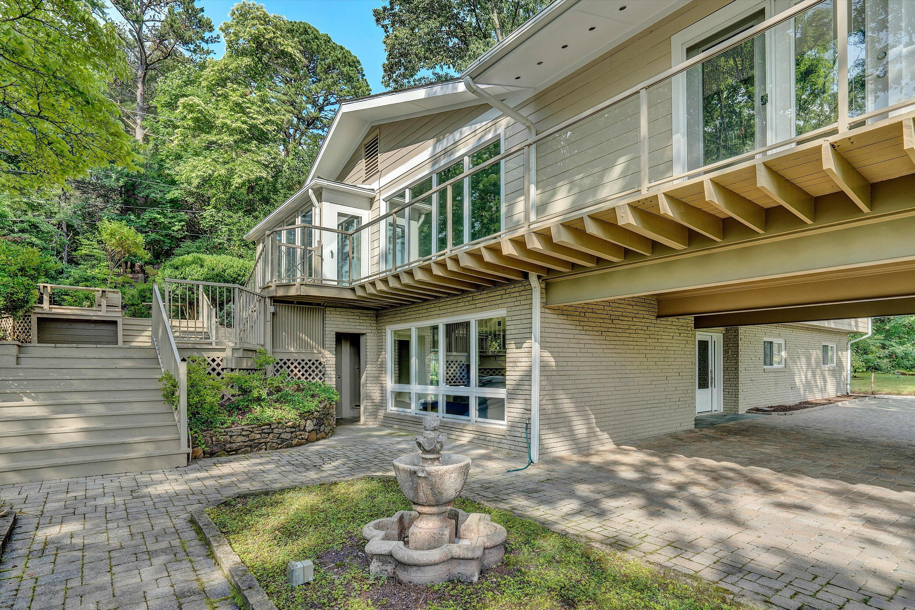 3322 West Ridge Road Southwest Roanoke, VA 24014 - Photo 2 of 5 2-DSC00541